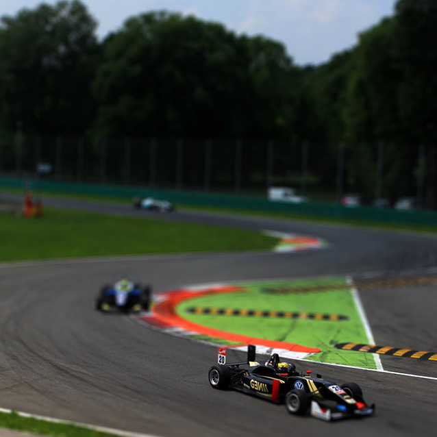 15F3Monza5431JC.JPG