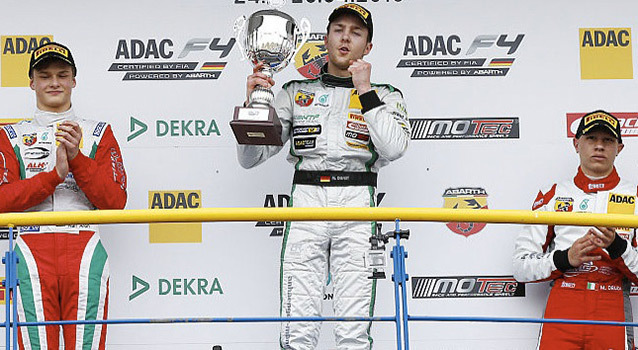 ADAC F4 Orschersleben: Dienst remporte la 1ère course 2015