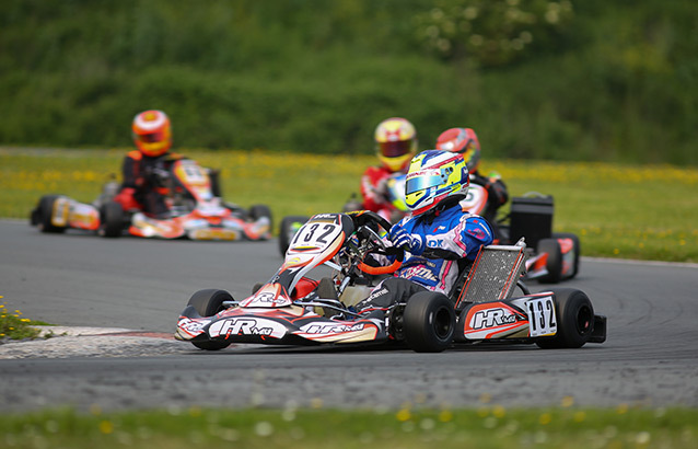 Ciel perturbé et courses animées à Ostricourt