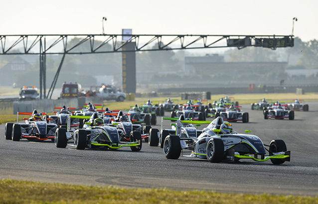 F4 Nogaro course 1: intouchable Sorensen