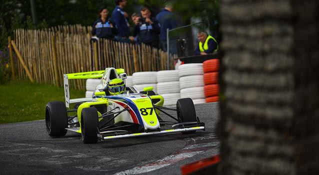 F4: Première pole de la saison pour Arthur Rougier !