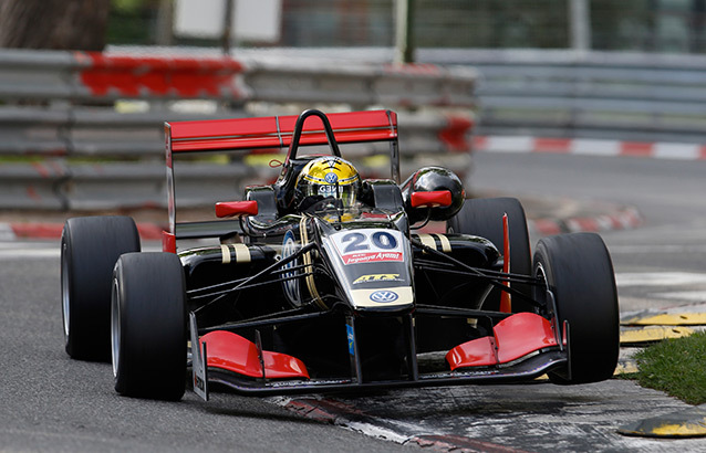 Boccolacci at Pau: good qualifying but complicated races