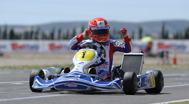 De Vries triumphs over Albon in KF1