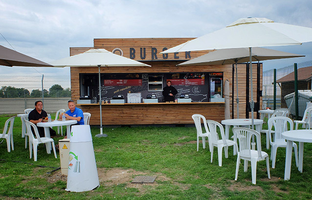 Le Mans: Spare outdoor seats on the terrace of the cafe in the paddock