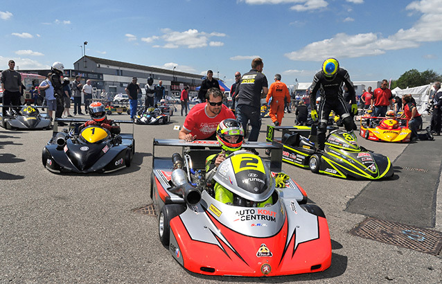 Superkart: Kout et Elkmann au coude à coude