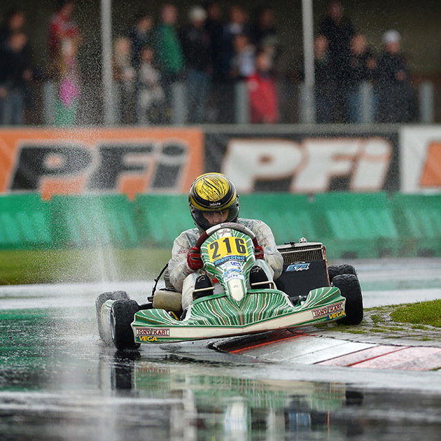 Beckmann on top during wet qualifying for KF-Junior