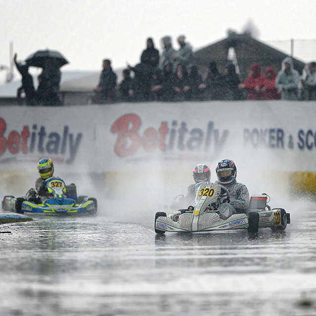 Final KF-Junior, Novalak vence na frente de Sargeant