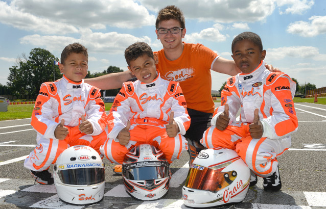 Trois pilotes de la Martinique en Minikart à Laval