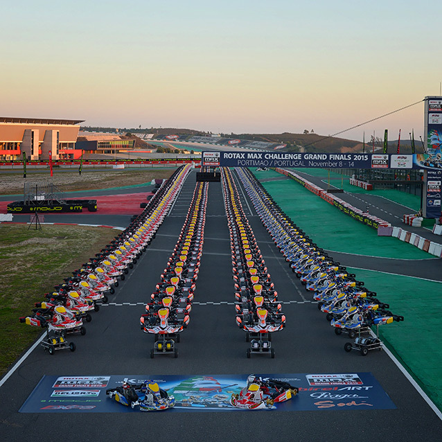 Os 288 karts estão prontos para a apresentação no kartódromo de Portimão