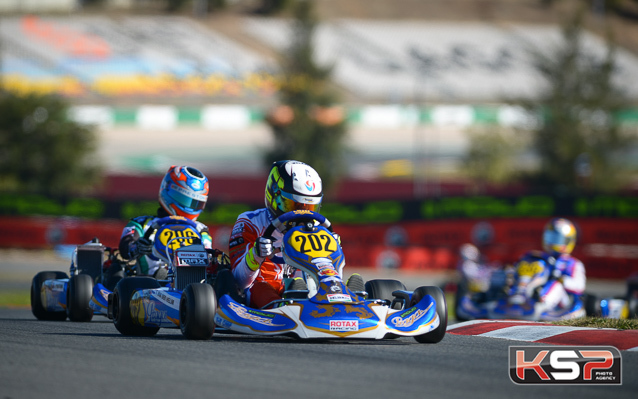 Van Der Helme en pole Junior Max