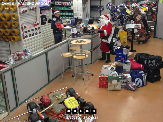 Le père Noël fait ses courses chez Action Karting