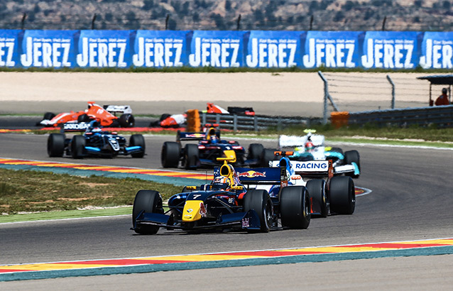 Pierre Gasly sur la 2ème marche du podium au Motorland Aragón