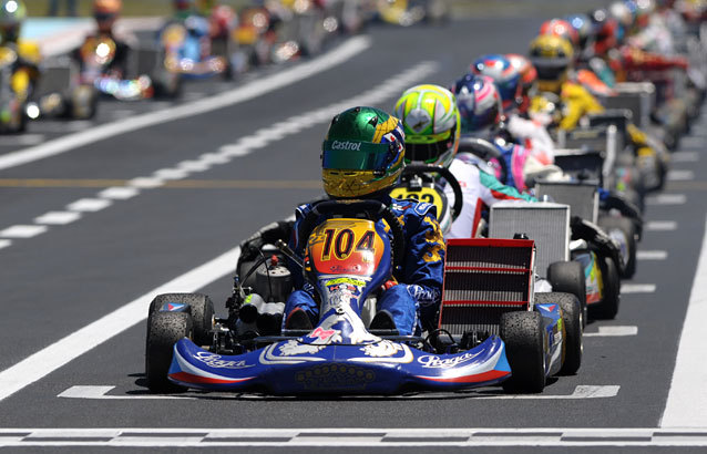 Visser brille dans la gomme