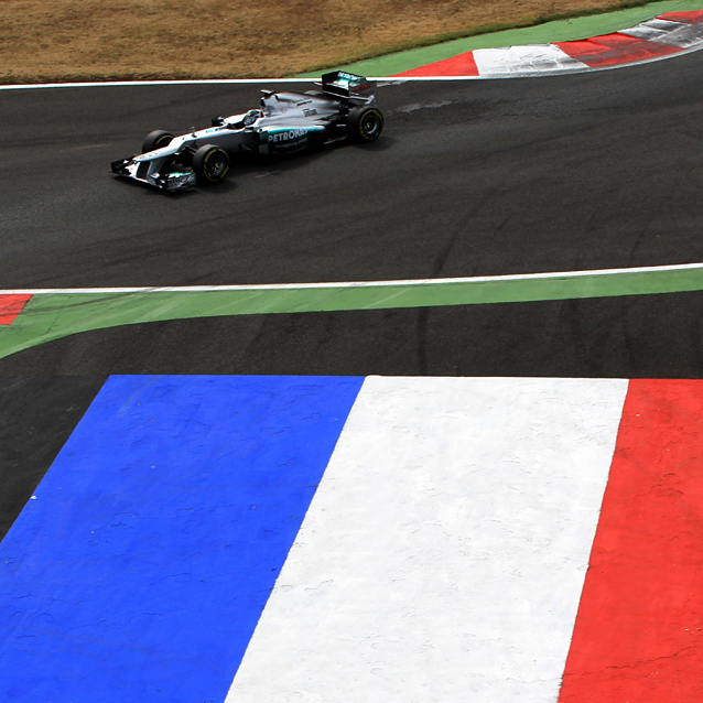 F1 teams complete extensive running on day two of Magny-Cours test