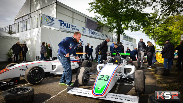 Pau F4: Les Académiciens arrivent en ville !