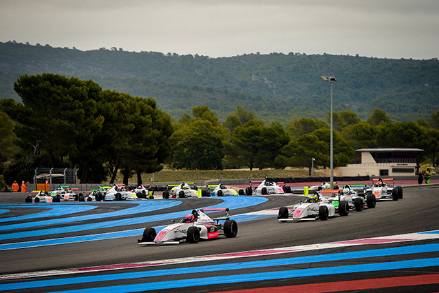 F4 Academy: Hadrien David résiste à Victor Bernier en course 1