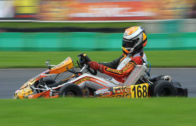 Russell bem colocado para o título KF3, Verstappen comanda aos pontos na KF2