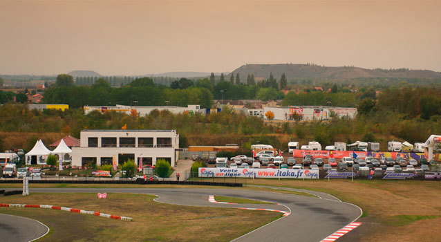 Super poles de Sábado em Ostricourt