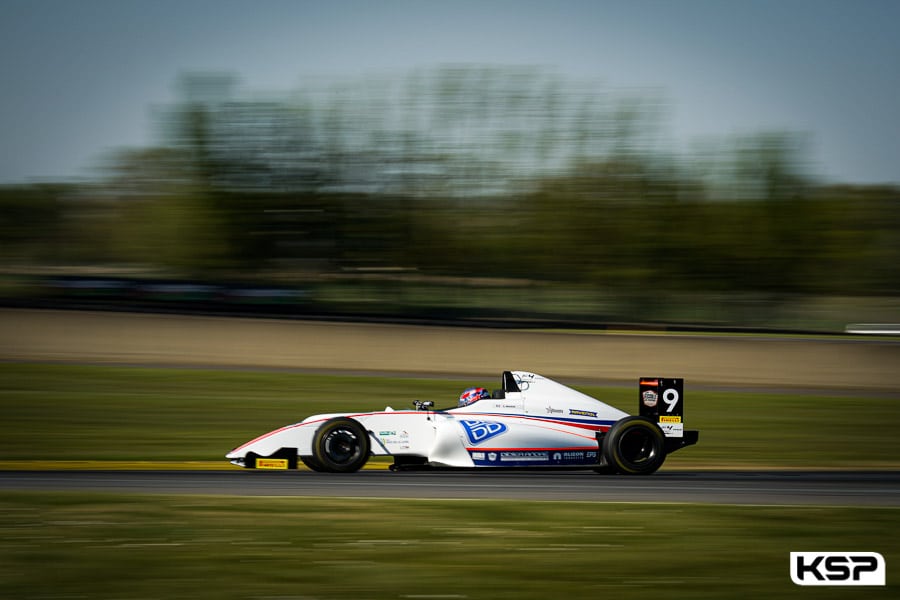 F4 Academy: La première pole de la saison pour Esteban Masson