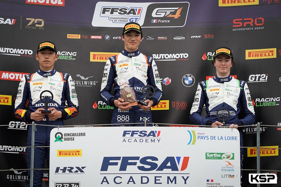 F4 Academy: Hugh Barter contrôle Souta Arao dans la Course 1