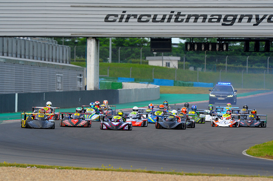 Derniers tours fatidiques en Superkart à Magny-Cours