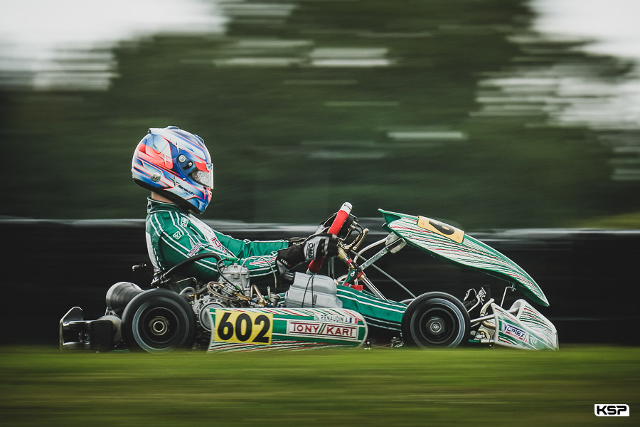 Renaudin sort en leader des manches KZ2 à Carole