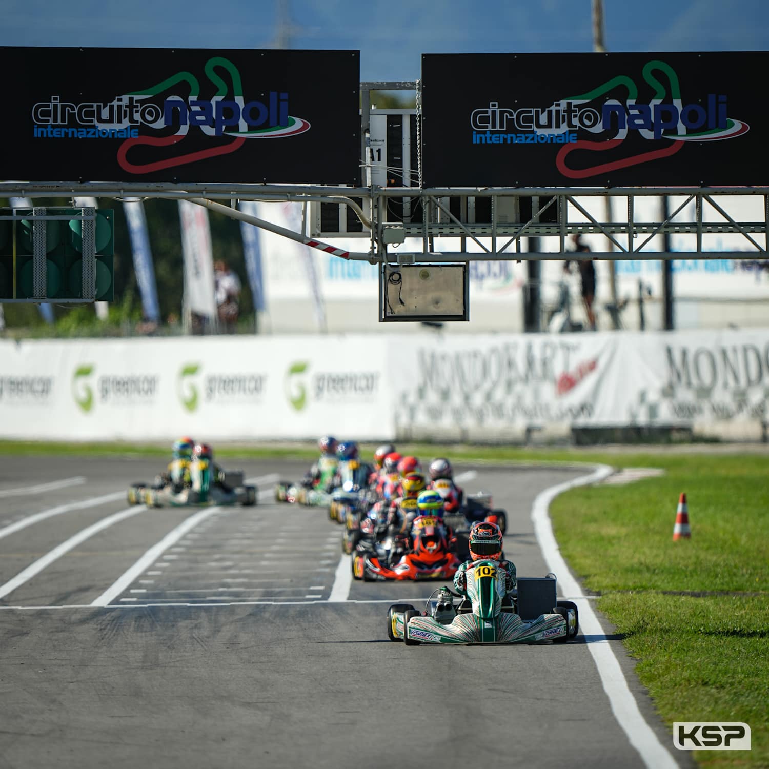 Przyrowski and Khavalkin dominate the OK-Junior Super Heats in Sarno