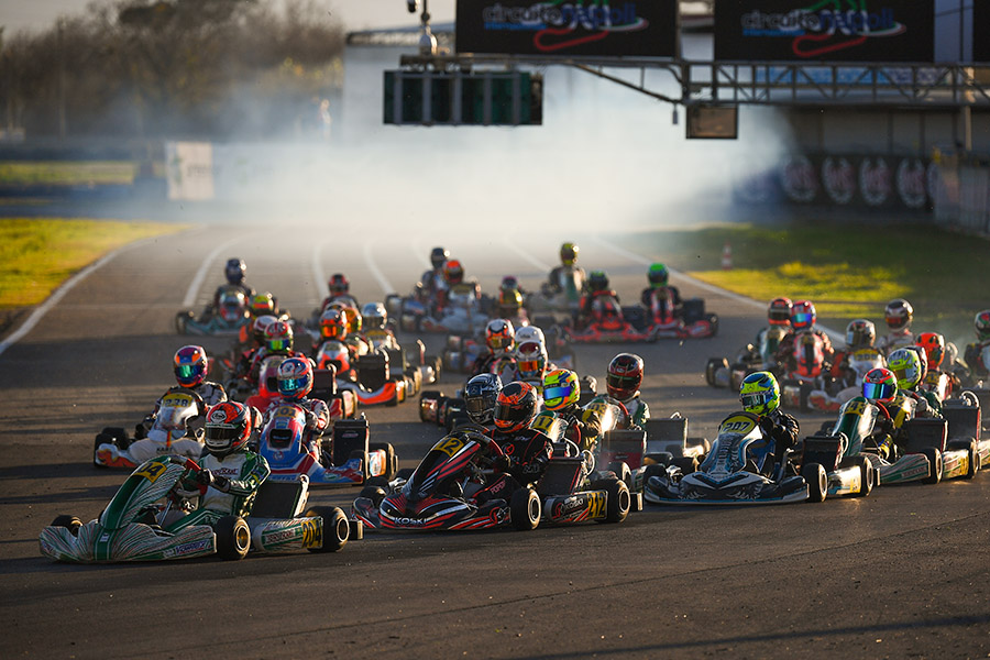 Des victoires surprenantes dans la première manche de la WSK Final Cup à Sarno