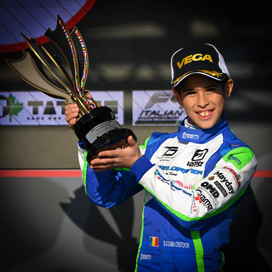 Les couleurs roumaines sur le podium de la WSK Champions Cup