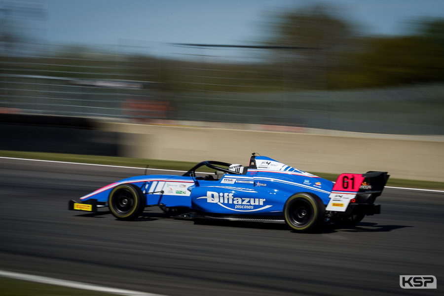 Débuts remarqués en F4 pour Louis Schlesser, déjà tout près d’une 1ère victoire !