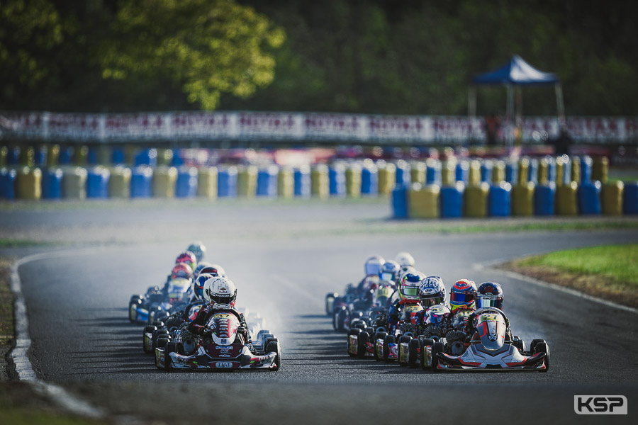 Domination de Battisti dans les manches Mini 60 de Varennes