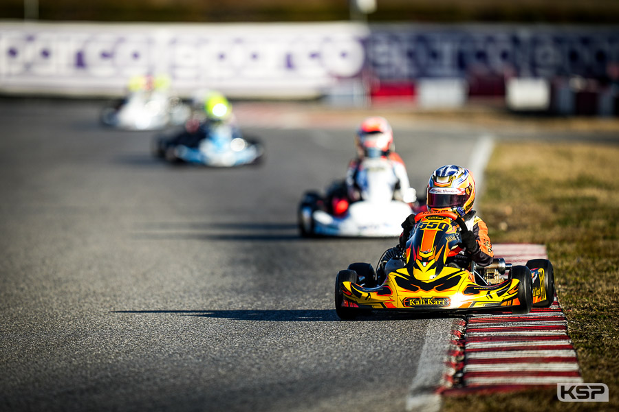 Blandino reste leader Mini après les manches