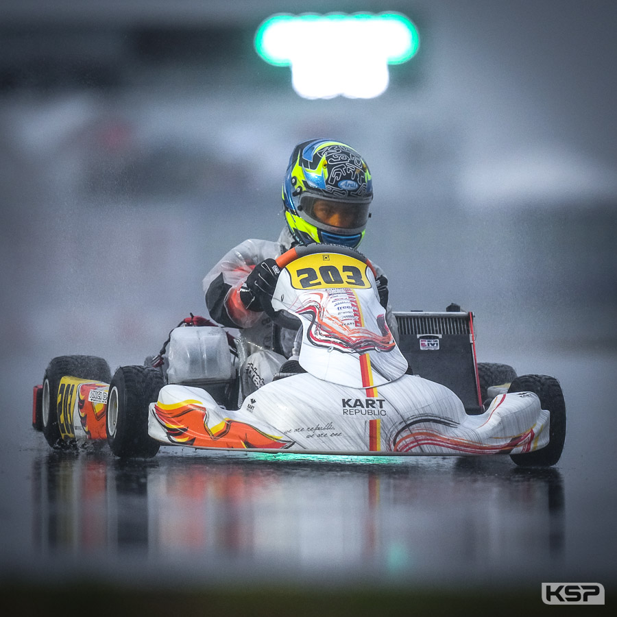 Let’s race in the rain!