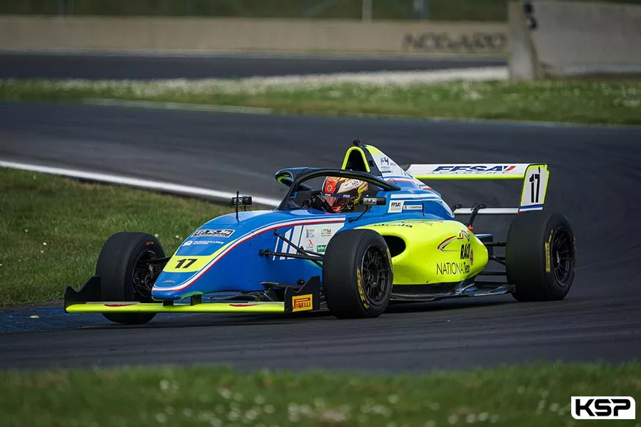 F4 Academy / Nogaro: La première double pole position pour Stevenheydens