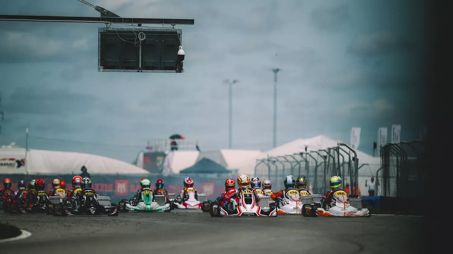 Météo variée et courses animées au Slovak Karting Center