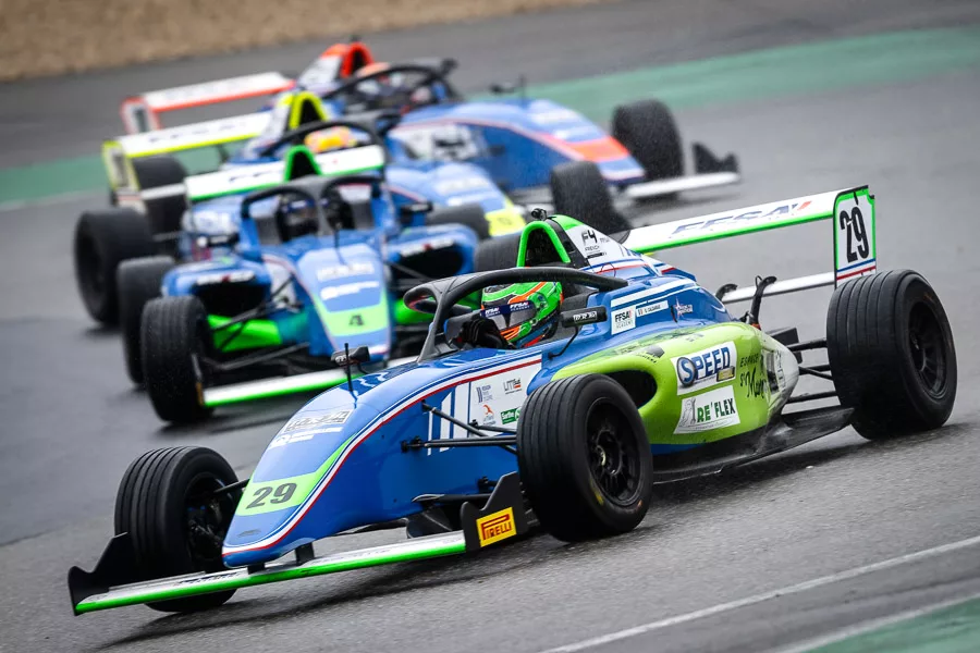 Un premier podium pour Enzo Caldaras en F4 !