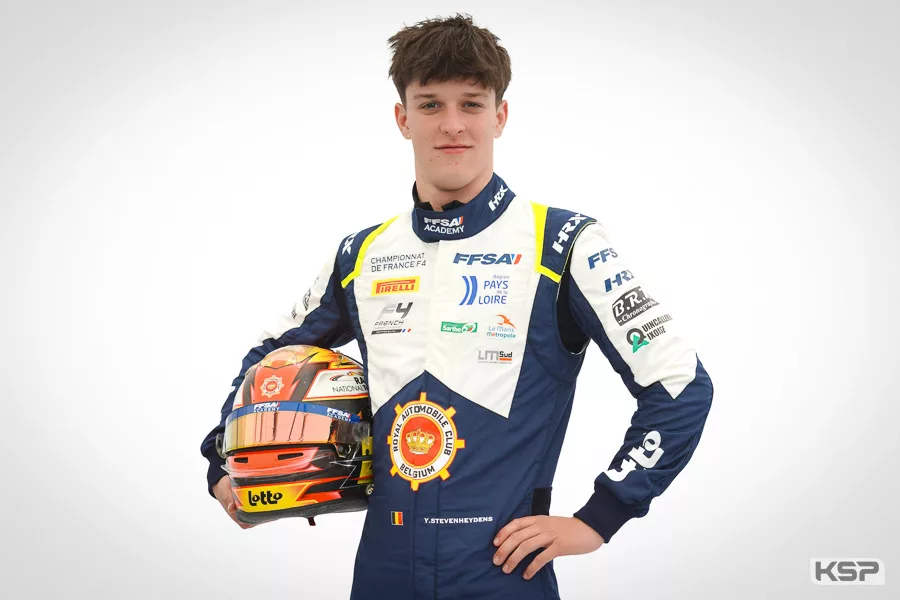 F4 Academy: Yani Stevenheydens en patron à Magny-Cours en qualif’